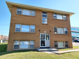 950 Lynde Dr NE Apartments