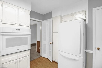 3106 Winchester Dr in Greensboro, NC - Building Photo - Building Photo