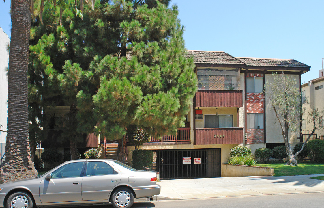 3666 Westwood Blvd in Los Angeles, CA - Building Photo