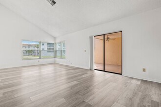 17038 Terraverde Cir in Ft. Myers, FL - Building Photo - Building Photo