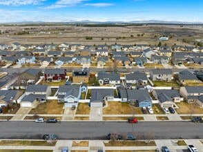 12530 W 2nd Ave in Airway Heights, WA - Building Photo - Building Photo