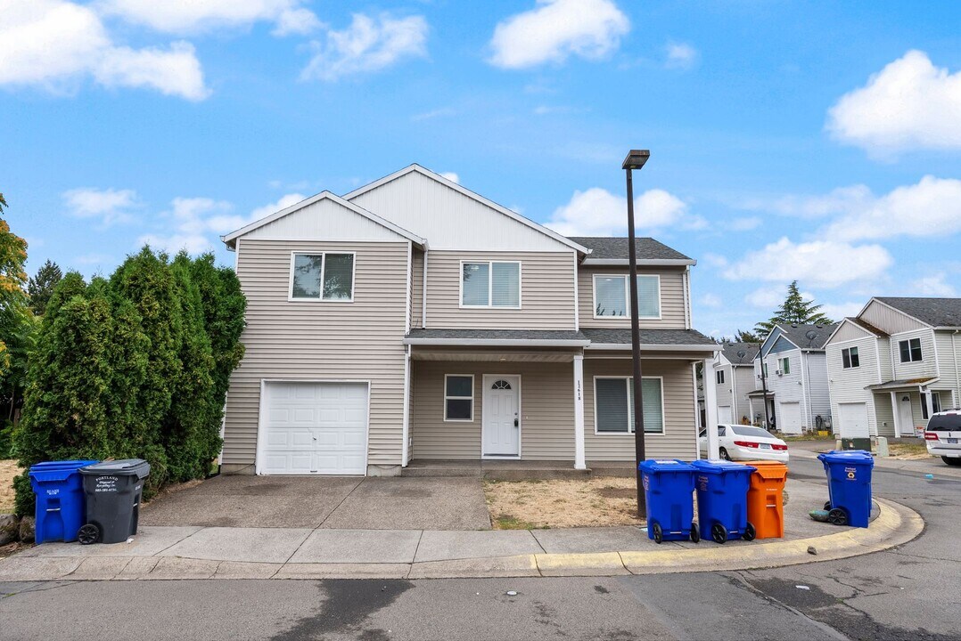 12618 SE Ramona St in Portland, OR - Building Photo