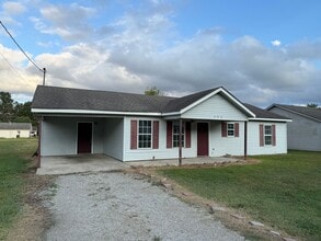 303 N 18th Ave in Paragould, AR - Building Photo - Building Photo