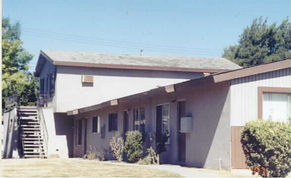 4562 Canoga St in Montclair, CA - Building Photo - Building Photo