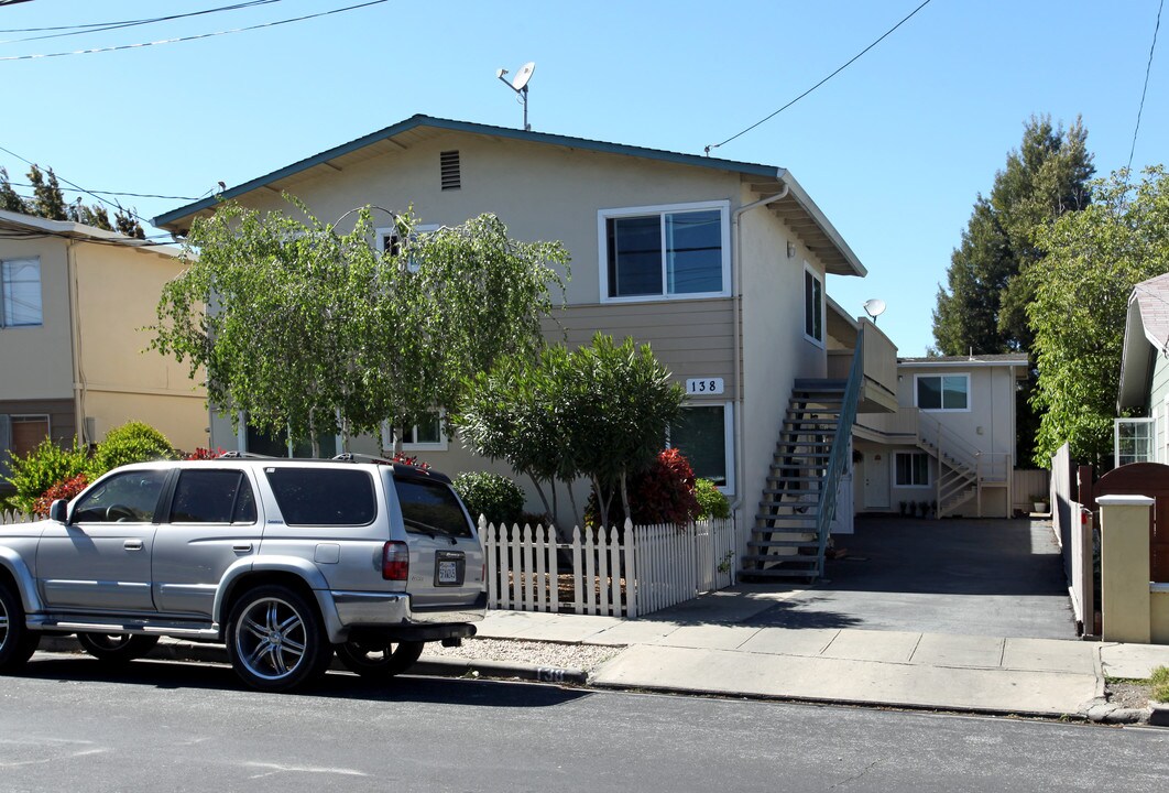 138 Madison Ave in Redwood City, CA - Building Photo