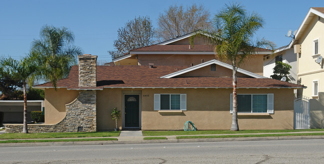 2953 N Garey Ave in Pomona, CA - Building Photo - Building Photo