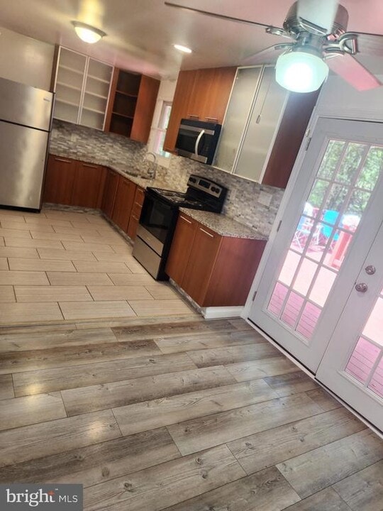 2113 Wild Laurel Dr in Long Pond, PA - Building Photo