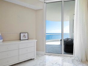 16047 Collins Ave, Unit 2602 in Sunny Isles Beach, FL - Building Photo - Building Photo