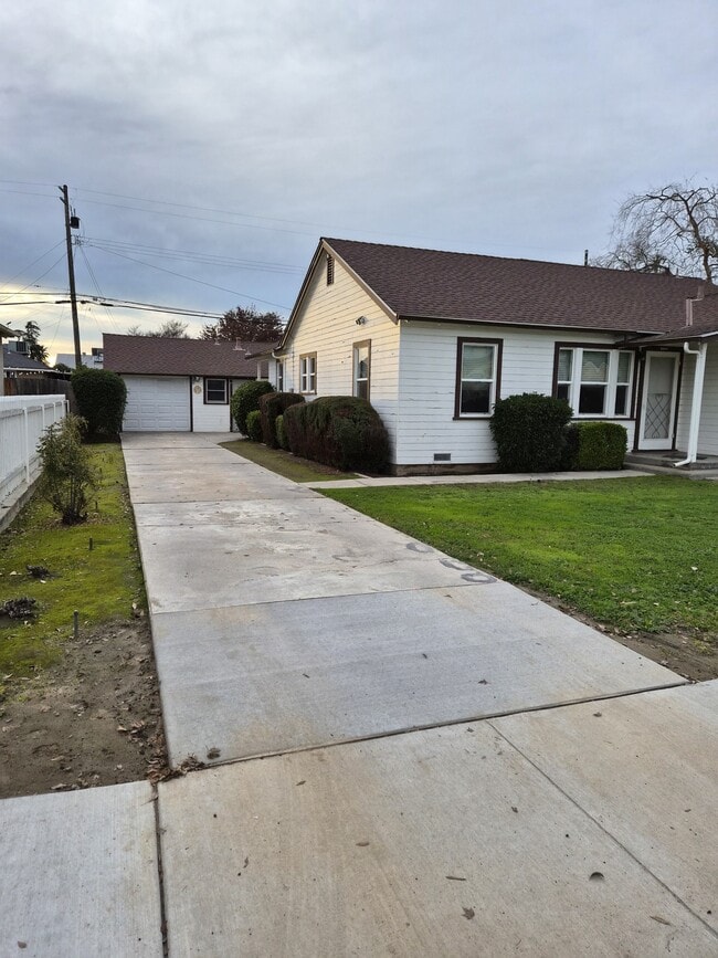 1059 S Rupert Ave in Reedley, CA - Building Photo - Building Photo