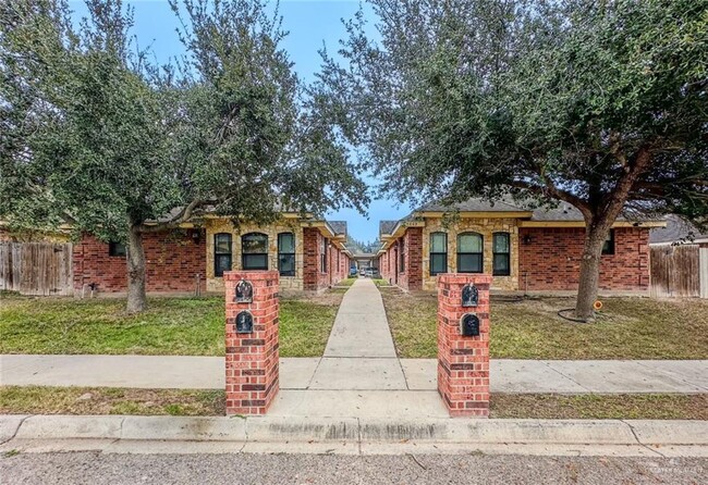property at 1803 S Horse St