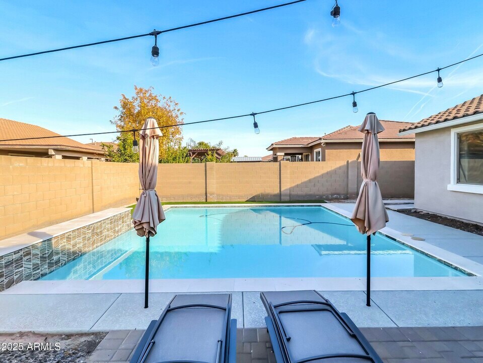 1866 E Ravenswood Dr in Gilbert, AZ - Building Photo