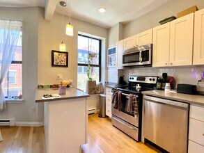 33 Hanson St, Unit 4 in Boston, MA - Building Photo - Building Photo