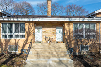 University Village Lofts in Arlington Heights, IL - Building Photo - Building Photo