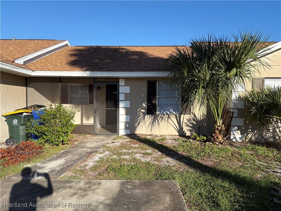 5332 Granada Blvd in Sebring, FL - Building Photo