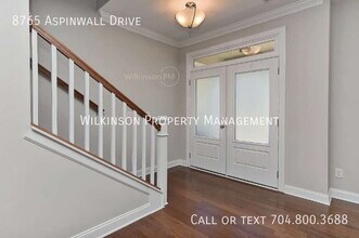 8765 Aspinwall Dr in Charlotte, NC - Building Photo - Building Photo