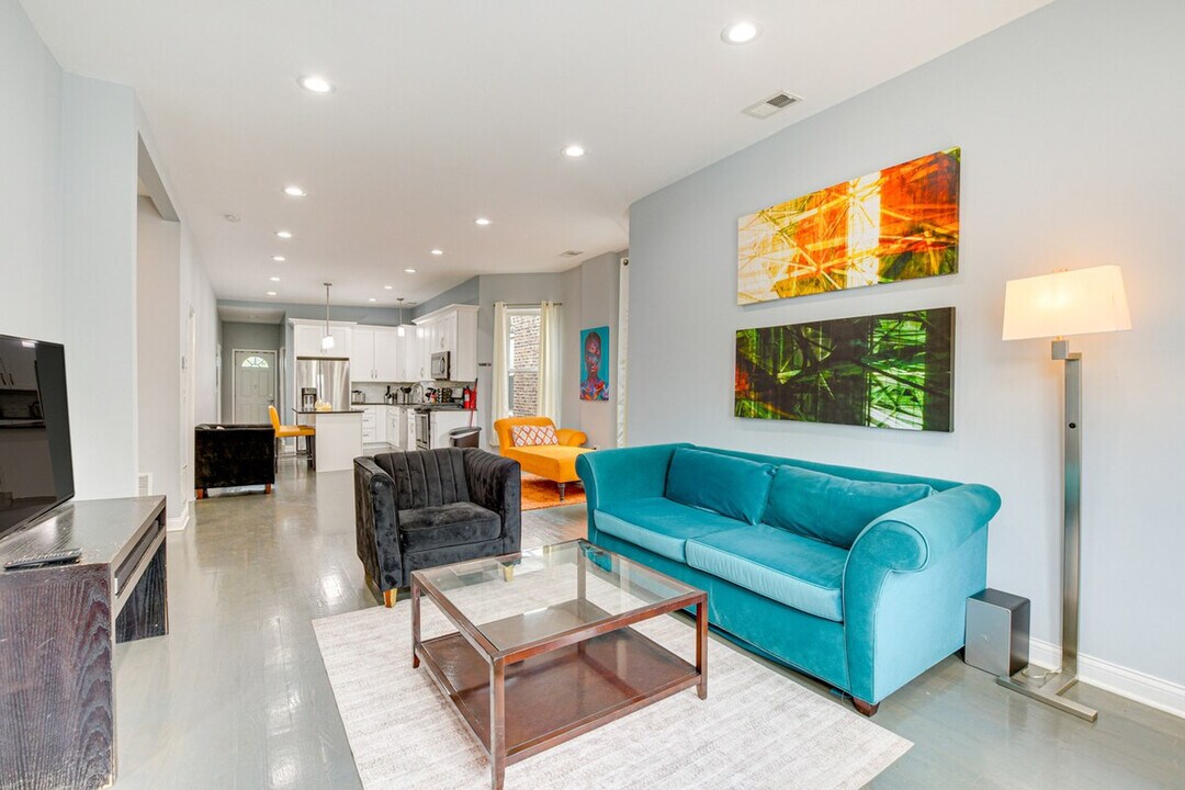 4904 W Fulton St in Chicago, IL - Building Photo