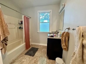 14 Curtis Ave, Unit 2 in Somerville, MA - Building Photo - Building Photo