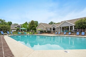 Lakes of Columbia in Columbia, TN - Foto de edificio - Building Photo