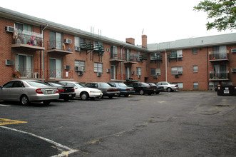 Lakeside apartments in Lakewood, NJ - Building Photo - Building Photo