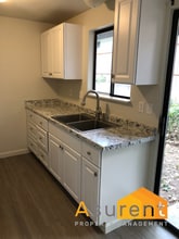 1102 NW E St in Grants Pass, OR - Foto de edificio - Building Photo