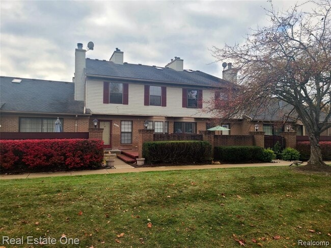 property at 38872 Country Cir