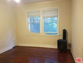 649 N Rossmore Ave, Unit 202 in Los Angeles, CA - Building Photo - Building Photo