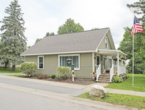 Sedgwick Pines in West Carthage, NY - Foto de edificio - Building Photo