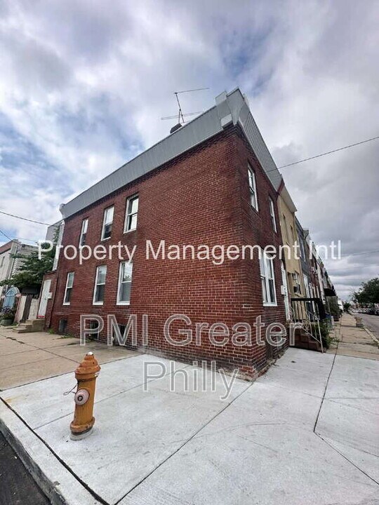 1654 S Ringgold St in Philadelphia, PA - Building Photo