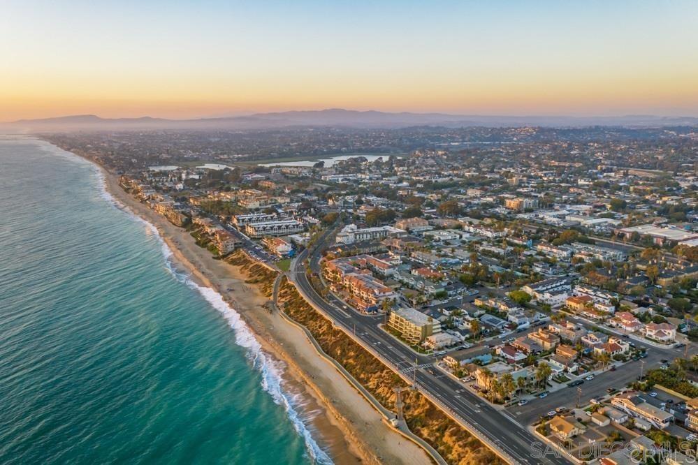 348 Walnut Ave in Carlsbad, CA - Building Photo