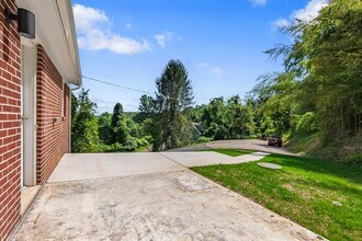 911 Nellies Cave Rd in Blacksburg, VA - Building Photo - Building Photo