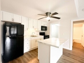 2421 Madison St, Unit 37 in Clarksville, TN - Building Photo - Building Photo