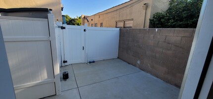 2167 Casa Grande St, Unit B3 in Pasadena, CA - Foto de edificio - Building Photo