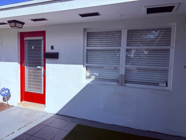 626 Prosperity Farms Rd in North Palm Beach, FL - Building Photo - Building Photo