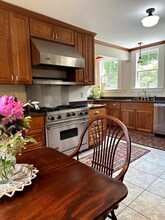 236 Ocean Point Rd in Boothbay, ME - Building Photo - Building Photo