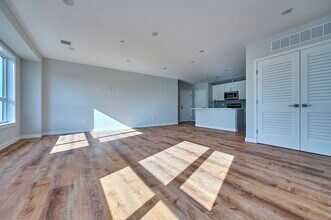 510 Willard St, Unit 406 in Quincy, MA - Foto de edificio - Building Photo