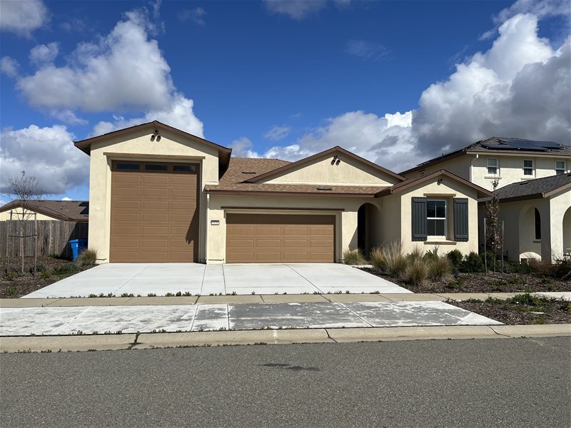 1529 Falabella Way in Olivehurst, CA - Building Photo