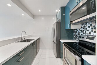1745 Camino Palmero St in Los Angeles, CA - Building Photo - Building Photo