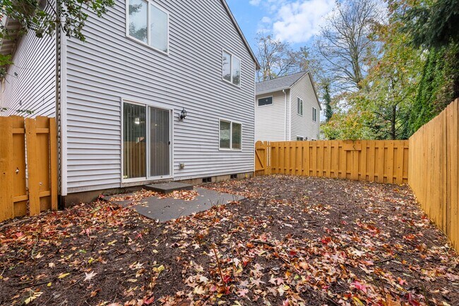 203 SE 129th Ave in Portland, OR - Building Photo - Building Photo