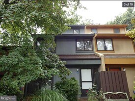 2172 Cartwright Pl in Reston, VA - Building Photo