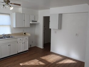 240 S Fair Ave in Benton Harbor, MI - Foto de edificio - Building Photo