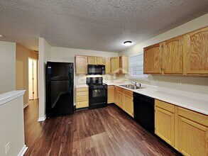 894 Windsor Ln in Danville, IN - Foto de edificio - Building Photo