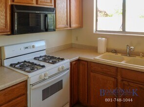 5217 Silvertip Dr in Kearns, UT - Building Photo - Building Photo
