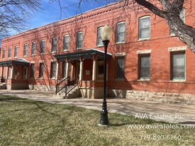 407 W 11th St in Pueblo, CO - Building Photo