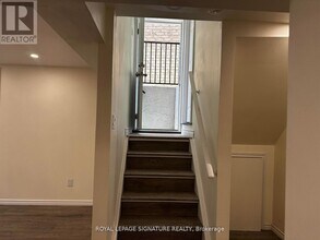 104 Stedford Cres in Brampton, ON - Building Photo - Building Photo