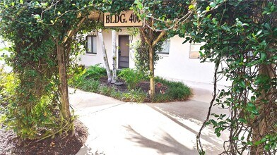 910 Vanderbilt Beach Rd in Naples, FL - Building Photo - Building Photo