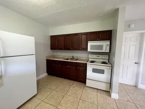 4820 Maine St in Lake Worth Beach, FL - Building Photo - Building Photo