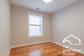 655 W Wrightwood Ave in Chicago, IL - Building Photo - Building Photo