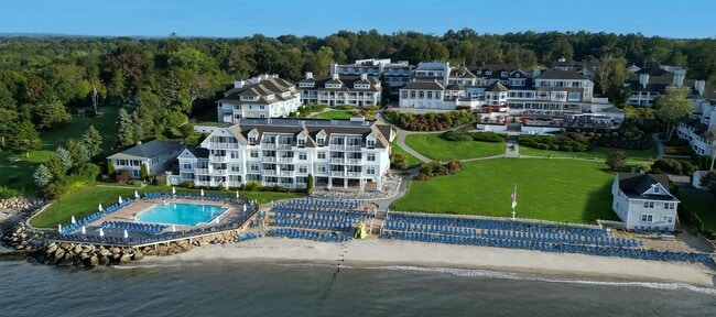 1525 Boston Post Rd, Unit Caretaker's cottage