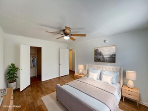 14650 Saticoy St, Unit 9 in Los Angeles, CA - Building Photo - Building Photo