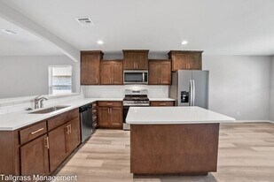 5329 S Nassau Ave in Sand Springs, OK - Building Photo